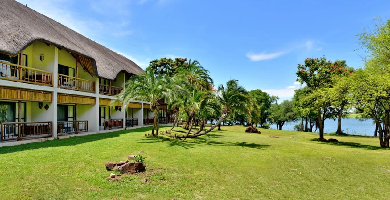 Cresta Mowana Safari Lodge