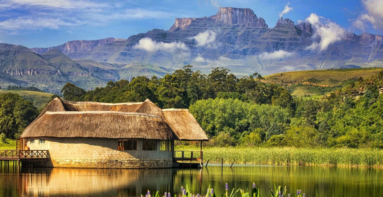 A province where scenery, stories, and wildlife keep changing daily.