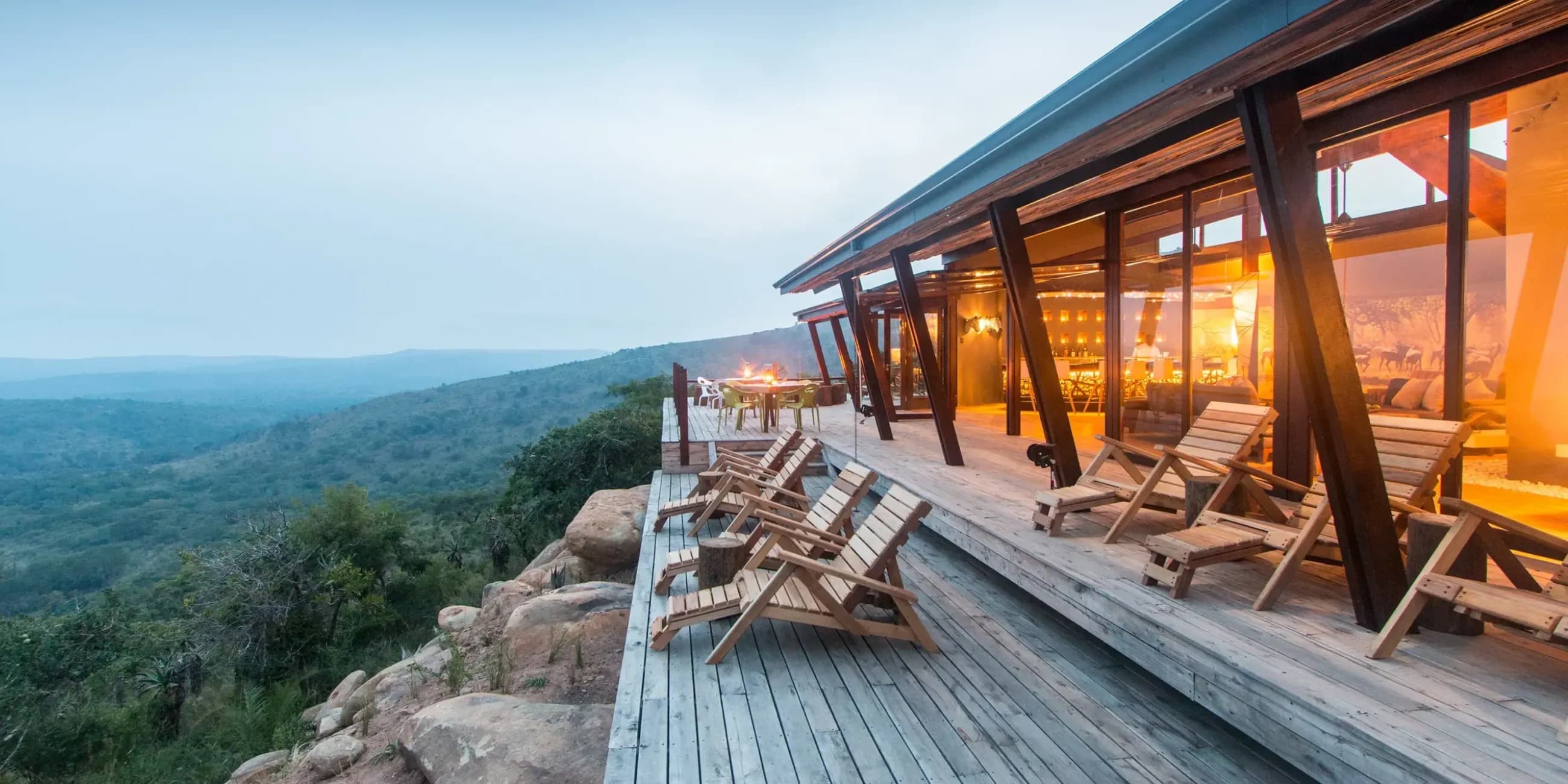 Rhino Ridge Safari Lodge